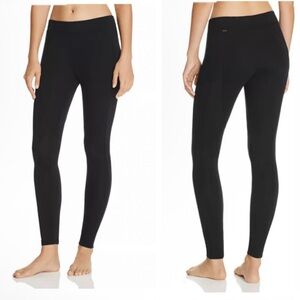 UGG®
Watts Leggings Women's Classic Black Leggings size L Large pre owned